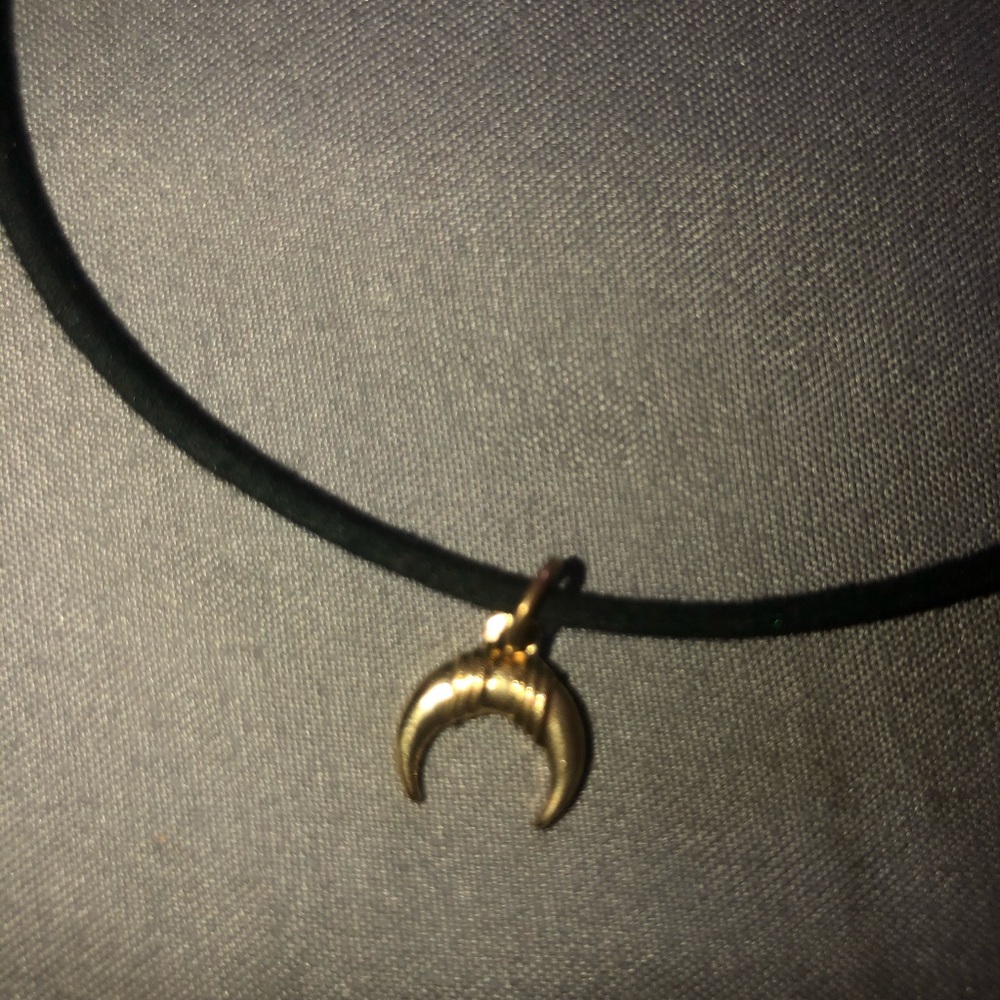 Choker - Picture 2 of 3